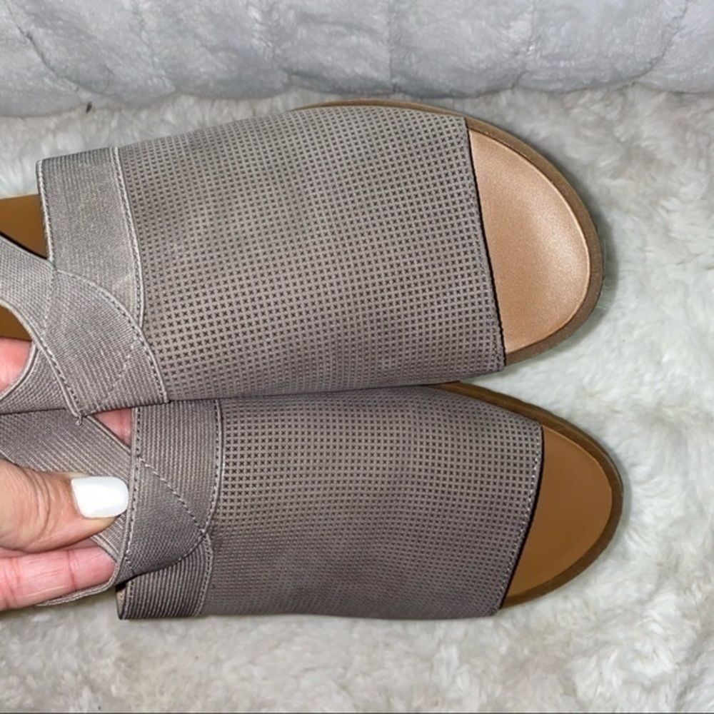 Kenneth Cole New York Jules sandal size 8 1/2 - Picture 6 of 8